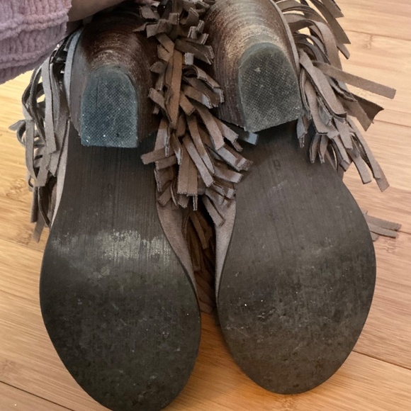 Faux Suede Beige Fringe Cowboy Ankle Bootie Size 6 - Picture 4 of 11